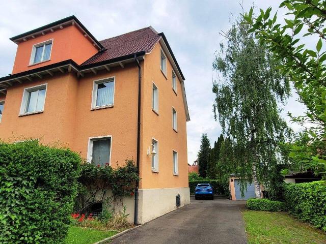 Wohnen und Arbeiten unter einem Dach, Wohn und Praxisgebäude mit Garten in Reutlingen!
