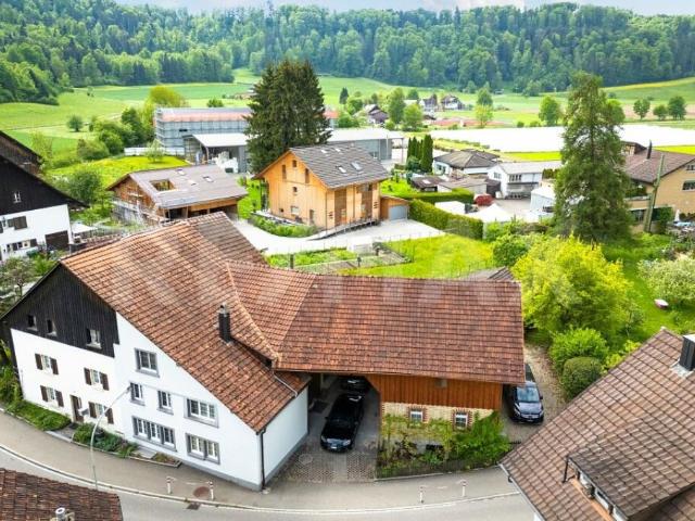 Wohnen und Wirken! Renoviert mit Nebengebäude und Atelier