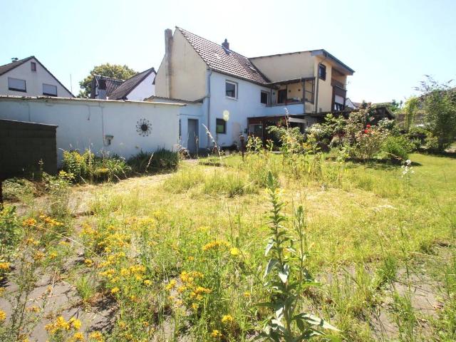 Wohnhaus mit 3 Mieteinheiten zentral in Königswinter Thomasberg!