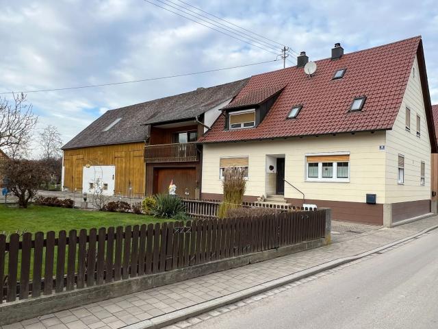 Wohnhaus mit großzügigem Nebengebäude inkl. Do.Garage auf über 700m² GF bei 86641 Rain!
