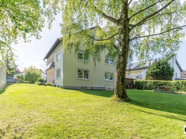 Wohnhaus mit drei Einheiten und großem Grundstück in Bittenbrunn