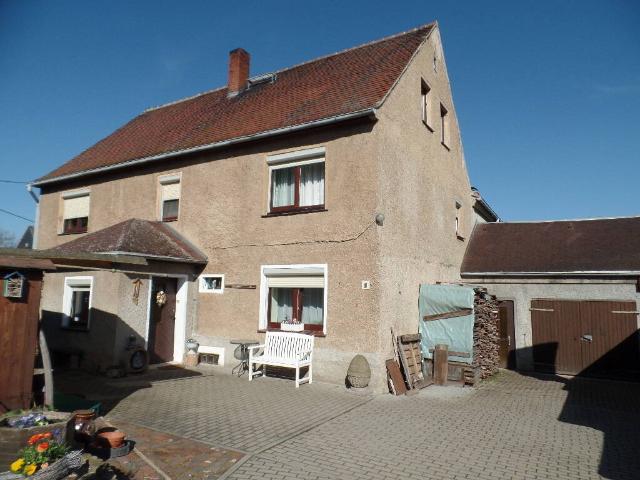 Wohnhaus mit Einliegerwohnung