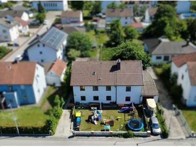 Wohnhaus mit Einliegerwohnung und Entwicklungspotenzial