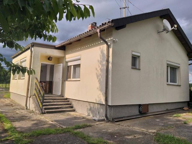 Wohnhaus mit Nebengebäude und großem 4721 m2 Baugrund, auch gewerblich nutzbar Provisionsfrei