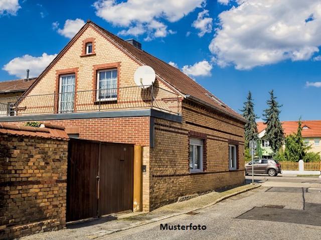 Wohnhaus mit Stallanbauten ein Fall für den Naturliebhaber!