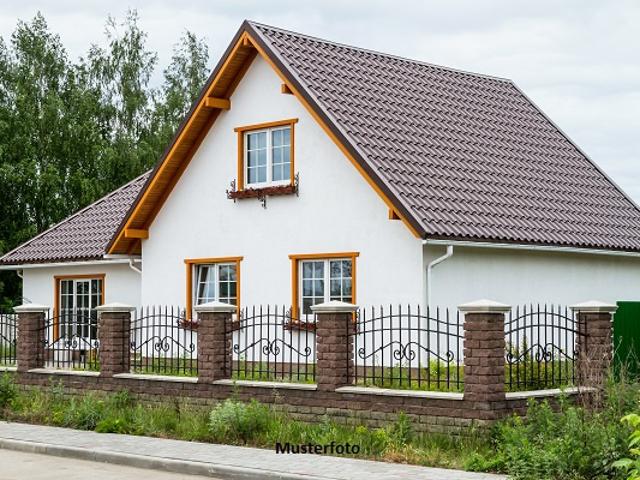 Wohnhaus, Scheune, Stall provisionsfrei