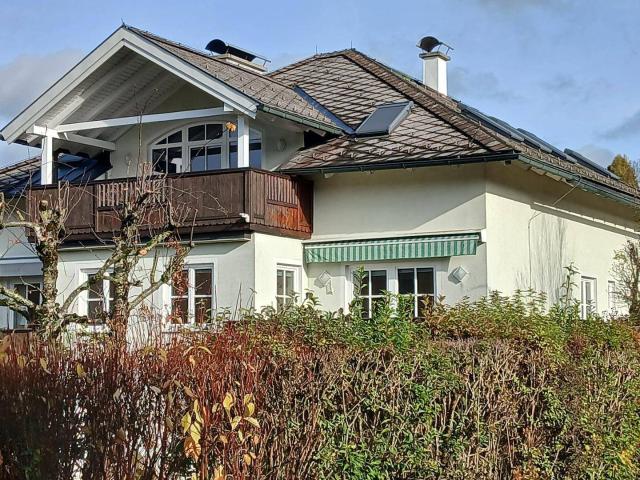 WOHNRECHTS Verkauf in Top Lage erste Reihe am Irrsee
