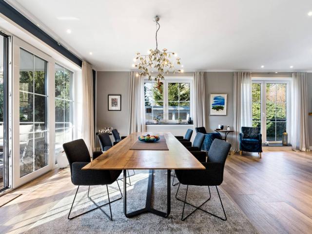 Wohntraum auf 2 Etagen: Maisonettewohnung mit Garten und stilvollem Design