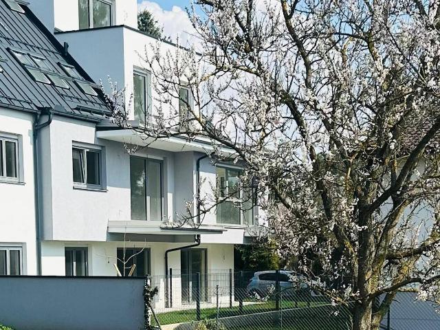 Wohntraum Dachgeschosswohnung mit 3 Zimmer und Balkon schlüsselfertig barrierefrei provisionsfrei
