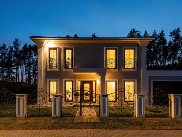 Preissturz! Luxuriöses Einfamilienhaus mit Garten und Wellnessbereich