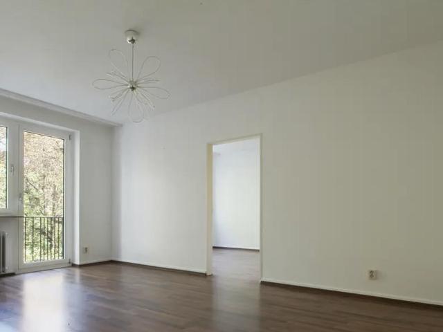 Wohntraum in Winterhude: Lichtdurchflutete 2 Zimmer Wohnung mit Balkon