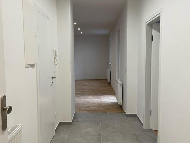 Wohnung mit 4 Schlafzimmer Schwechat 2320 DLS98135216
