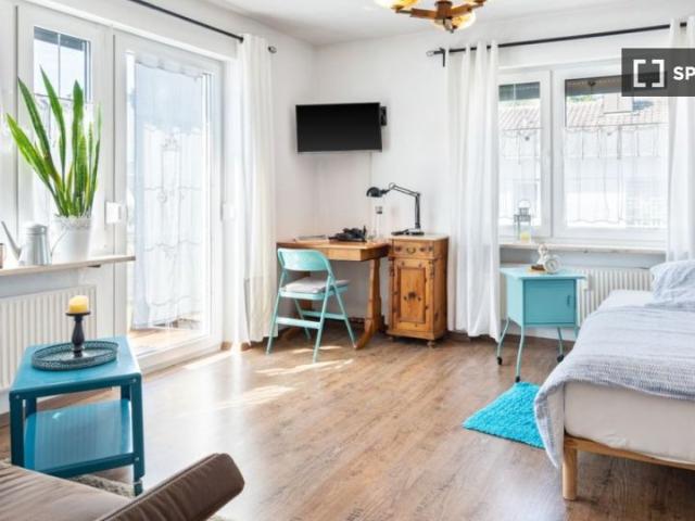 Wohnung mit 1 Schlafzimmer zu vermieten in Moosach, Berlin