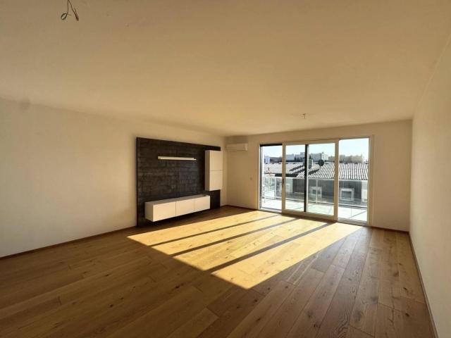 Wohnung mit 3 Zimmern, 2 Bädern, Terrasse & Garage Stellplatz in Bornheim