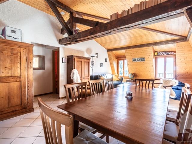 Wohnung mit 3.5 Zimmern im Dachgeschoss