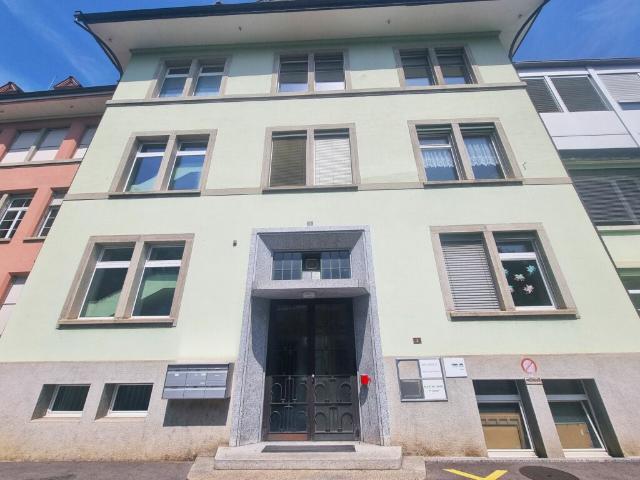 Wohnung mit Lift im bekannten Oris Gebäude mit Ausbaupotenzial