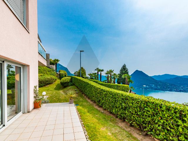WOHNUNG MIT PRIVATEM GARTEN UND SCHWIMMBAD