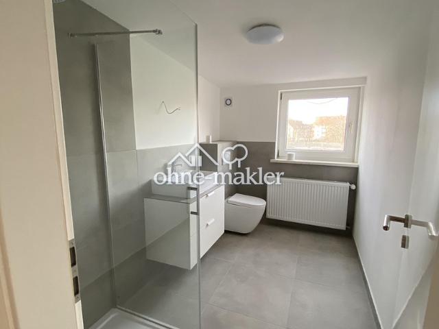 Wohnung über 2 Etagen mit Balkon, WG geeignet, 4 Zimmer, Maisonette, Nähe Bahnhof