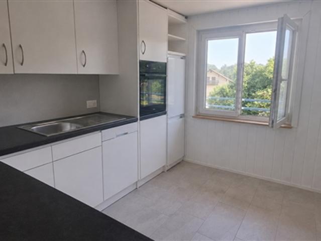 Wohnung 4.5 Zimmern in Cousset mit Dachboden