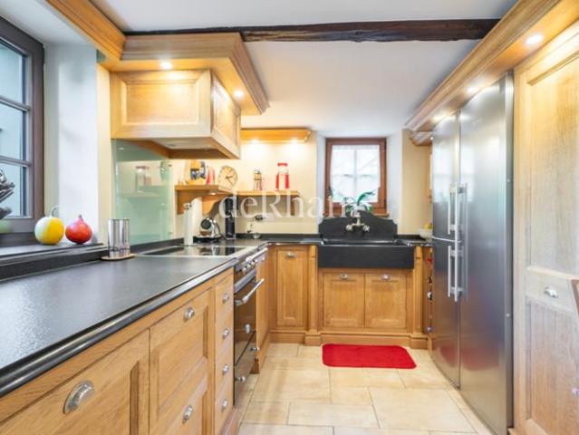 Wohnung 9.5 Zimmer
