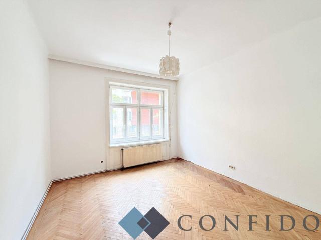 WOHNUNGSEIGENTUM AM STÖBERPLATZ Sanierungsbedürftige 2 Zimmerwohnung im Hochparterre!