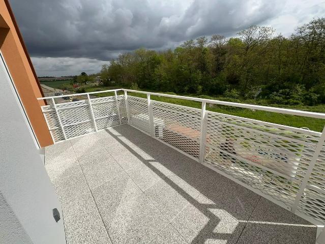 WOLFISHEIM F2 + balcon + parking