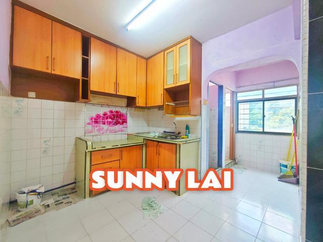 Worth Buy Farlim 2C 550sf Renovated Got Lift Medan Angsana