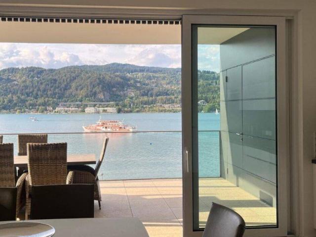 Wörthersee: Luxus Ferien Wohnung mit exklusivem See Zugang