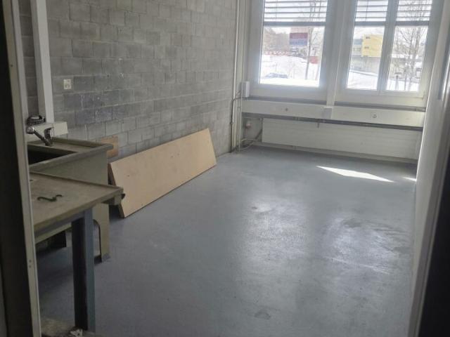 Workshop with 5 rooms for rent in La Chaux de Fonds 150 m² | dreamo. Ch