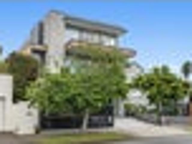 World Class Residence – Heart of Parnell