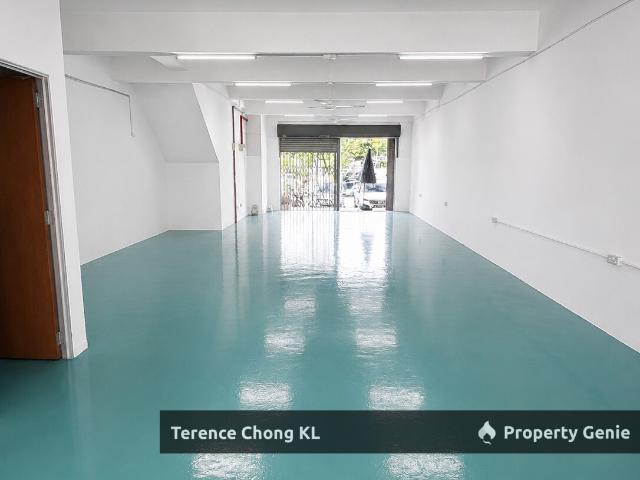 Wow! Last unit ! Cheapest Ground Floor Shop at Taman Damai Utama, Bandar Kinrara, Puchong for Rent / Sewa 22x 75sqft Suitable for office purposes Asking RM2600/month If you are serious tenant
