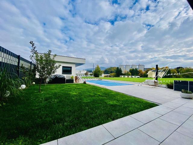 Pinsdorf pur: Großzügiges Wohnen mit Garten, Poolhaus & Charme