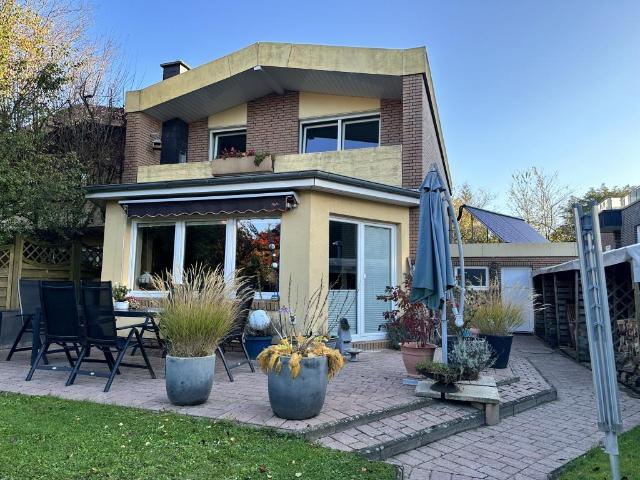 Ihr neues Zuhause mit Traumgarten und Teichanlage! Und noch dazu energieeffizient!
