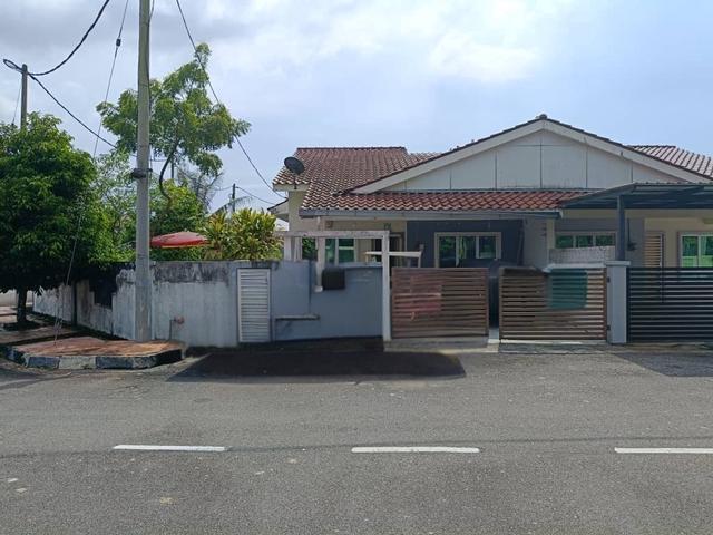 WOW TANAH SUPER LUASHADAP PLAYGROUNDCorner Lot Halaman Indah Jawi