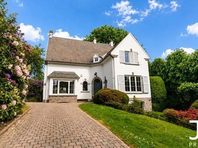 WSP – Stunning 5 Bedroom Villa of 330 m² with Garden