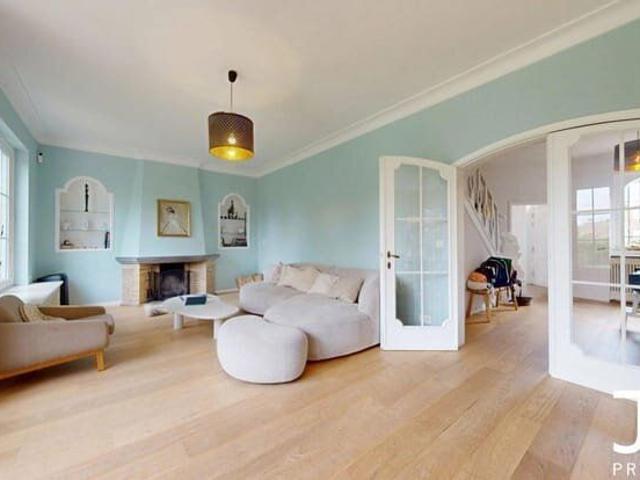 WSP – Stunning 5 Bedroom Villa of 330 m² with Garden