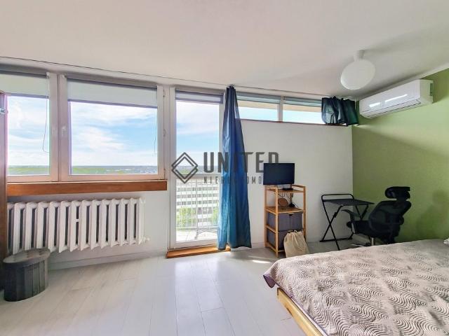 Wrocław, Grabiszyn, skwer ELWRO, 21 m2