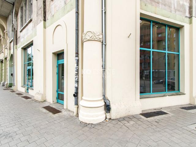 Lokal usługowo handlowy 123 m² przy Sky Tower zapraszam