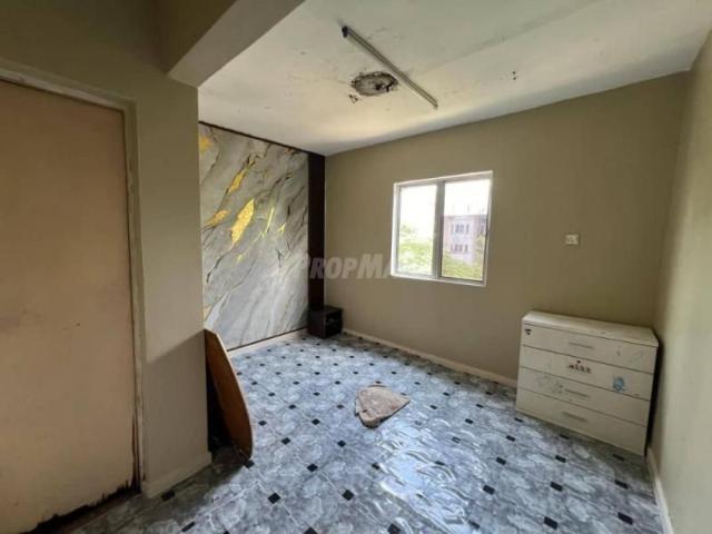 WTL FOR RENT: Walk Up Apartment, Fully Deco & Good Condition