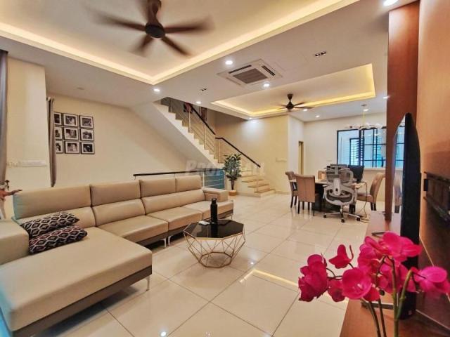 WTL: FULLY FURNISHED 3 Storey Superlink House Tiara South Bandar Rinching Semenyih
