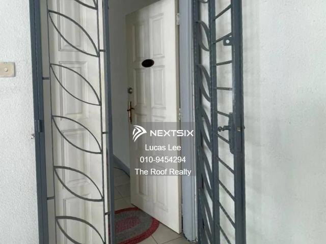 WTS Bayu Tinggi 3 Storey Shoplot For Sale RM 1,500,000 only 20x70 First & Second Floor with nice renovation Ground floor long term tenant Individual Freehold Non Bumi Nicole Yeo 0196388