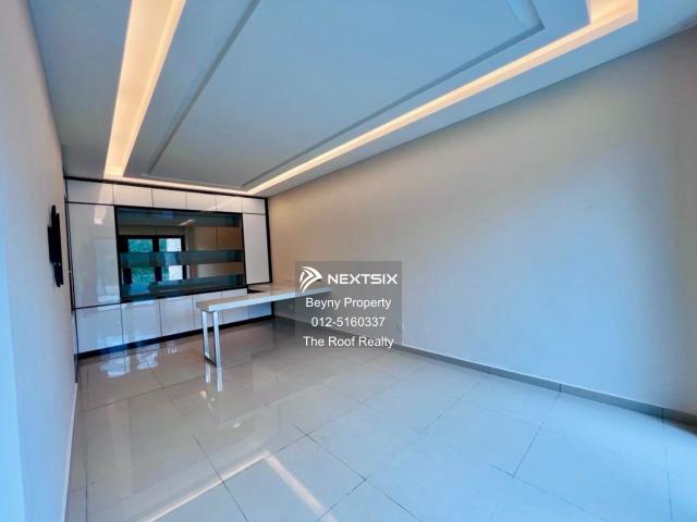 WTS* *The Peak Suites* 2 Bedrooms 2 Bathrooms 1 maid room Level 1 With lift Facing Hill With Balcony Low Density *RM595,000* negotiable
