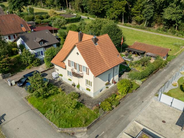 «Wunderbares 7 Zimmer Haus mit Option für zwei Wohneinheiten»