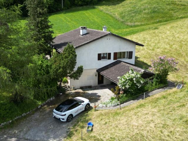 Wunderschön gelegenes 4.5 Zi Einfamilienhaus mit schönster Aussicht