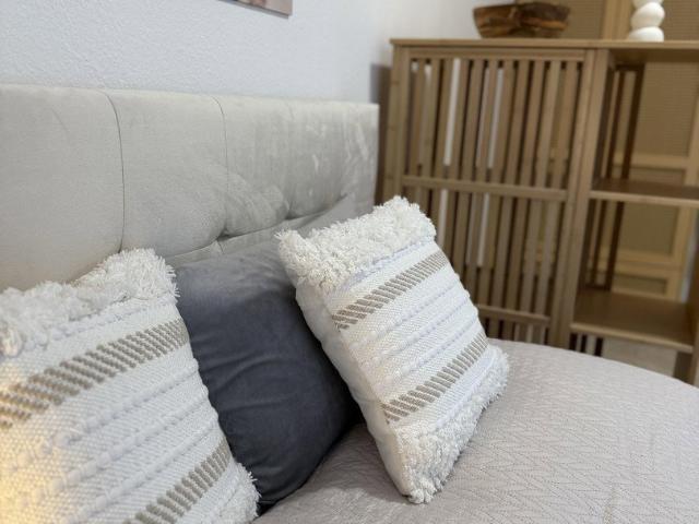 Wunderschön neu renovierte vollmöblierte Wohnung in Top Lage von GI inkl. Parkplatz / Pauschalmiete