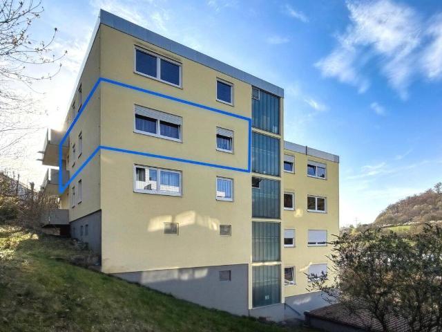 Wunderschöne 3,5 Zimmer Wohnung mit großem Balkon und Einzelgarage
