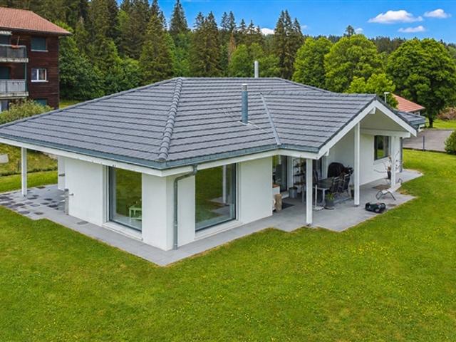 Wunderschöne 3.5 Zimmer Einfamilienhaus, Doppelgarage und Garten