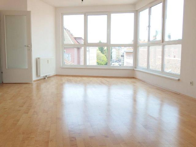 Wunderschöne 2 Zimmer Dachgeschosswohnung Nähe U4/U6 Längenfeldgasse befristet vermietet