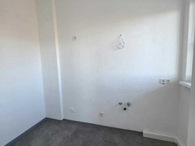 wunderschöne 2 raum wohnung mit balkon blick auf den bellevue park!