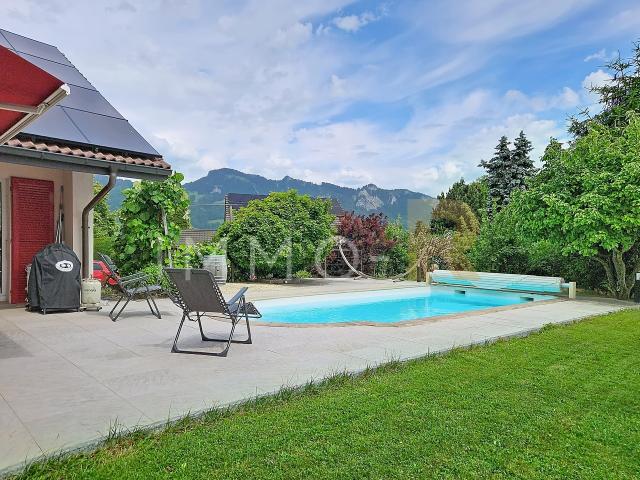 Wunderschöne 7.5 Zimmer Villa mit beheiztem Pool
